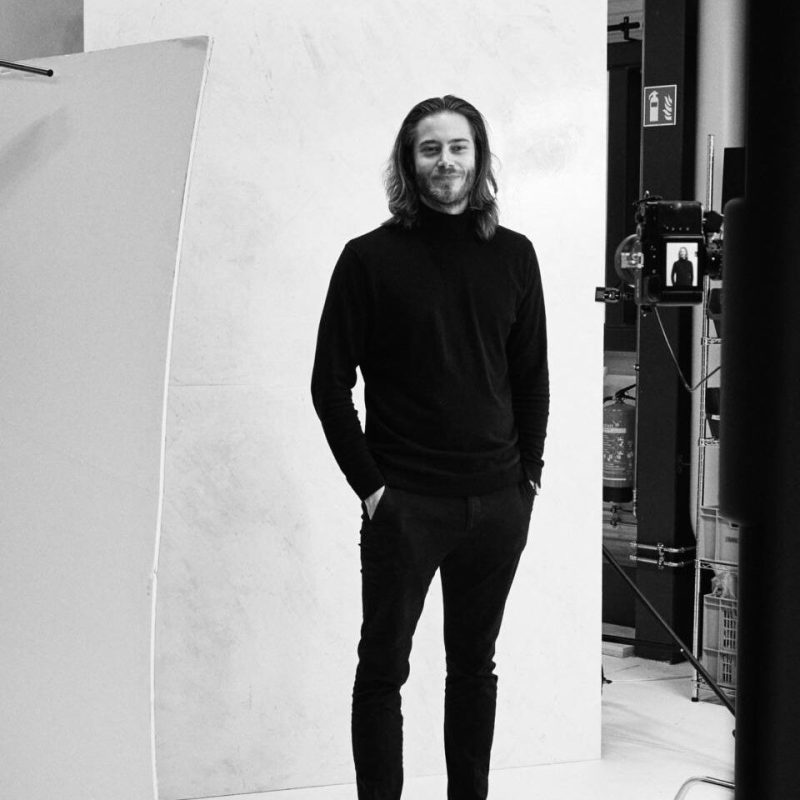 Foto von Calle Hackenberg während einer Fotoproduktion in KIel | Studio Hackenberg - Werbefotograf & Regiseeur in Kiel